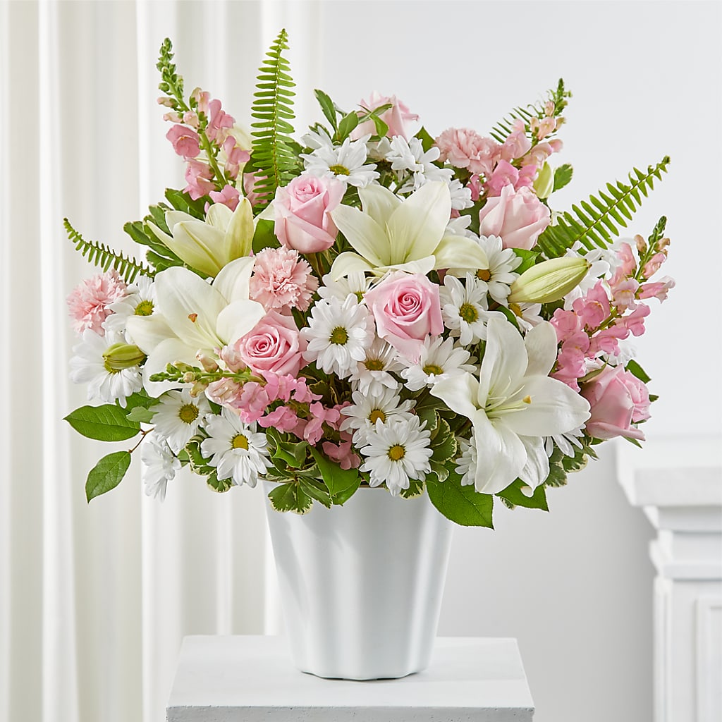 Soft Touch Tabletop Basket – Naugatuck Florist, Naugatuck CT