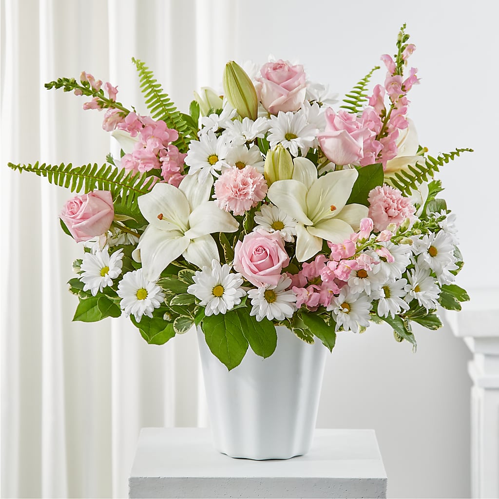 Soft Touch Tabletop Basket – Naugatuck Florist, Naugatuck CT