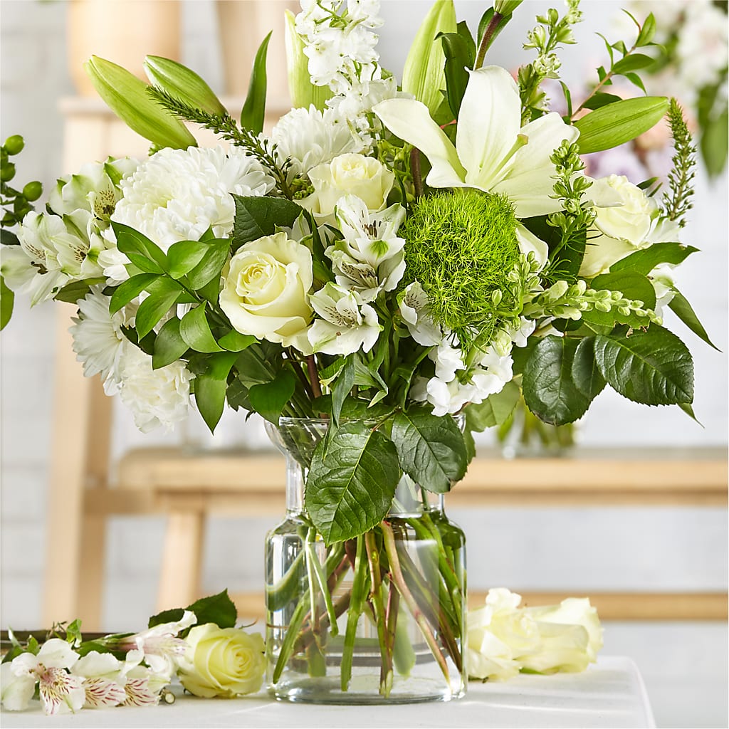 Classic Ivory – A Florist Original – Naugatuck Florist, Naugatuck CT