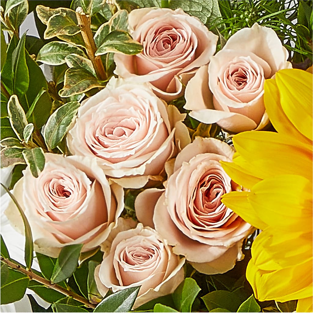 The Good Life Bouquet –  Naugatuck Florist, Naugatuck CT