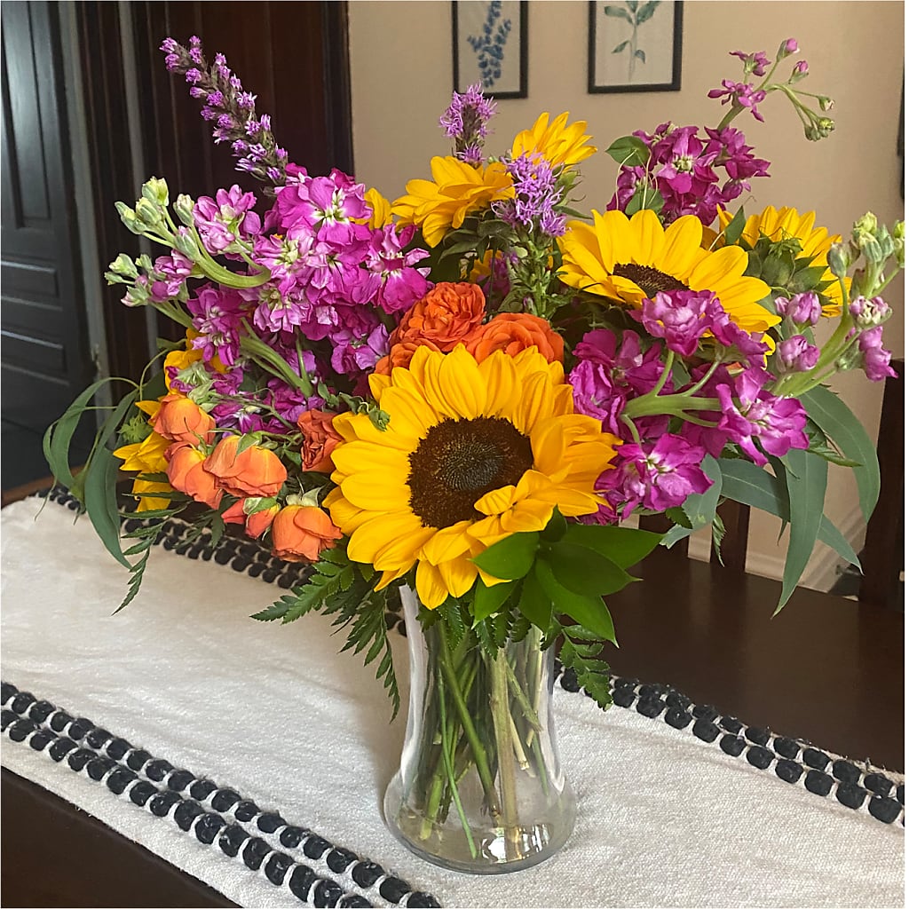 Rays of Life Bouquet –  Naugatuck Florist, Naugatuck CT
