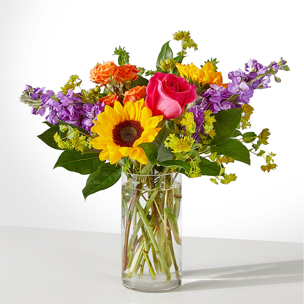 Vibrant Greetings Bouquet –  Naugatuck Florist, Naugatuck CT